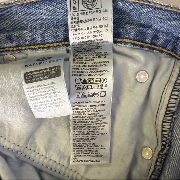 Levi’s ‘94 Baggy Women’s Distressed Denim Jeans Size 31 / 12 - Picture 4 of 9